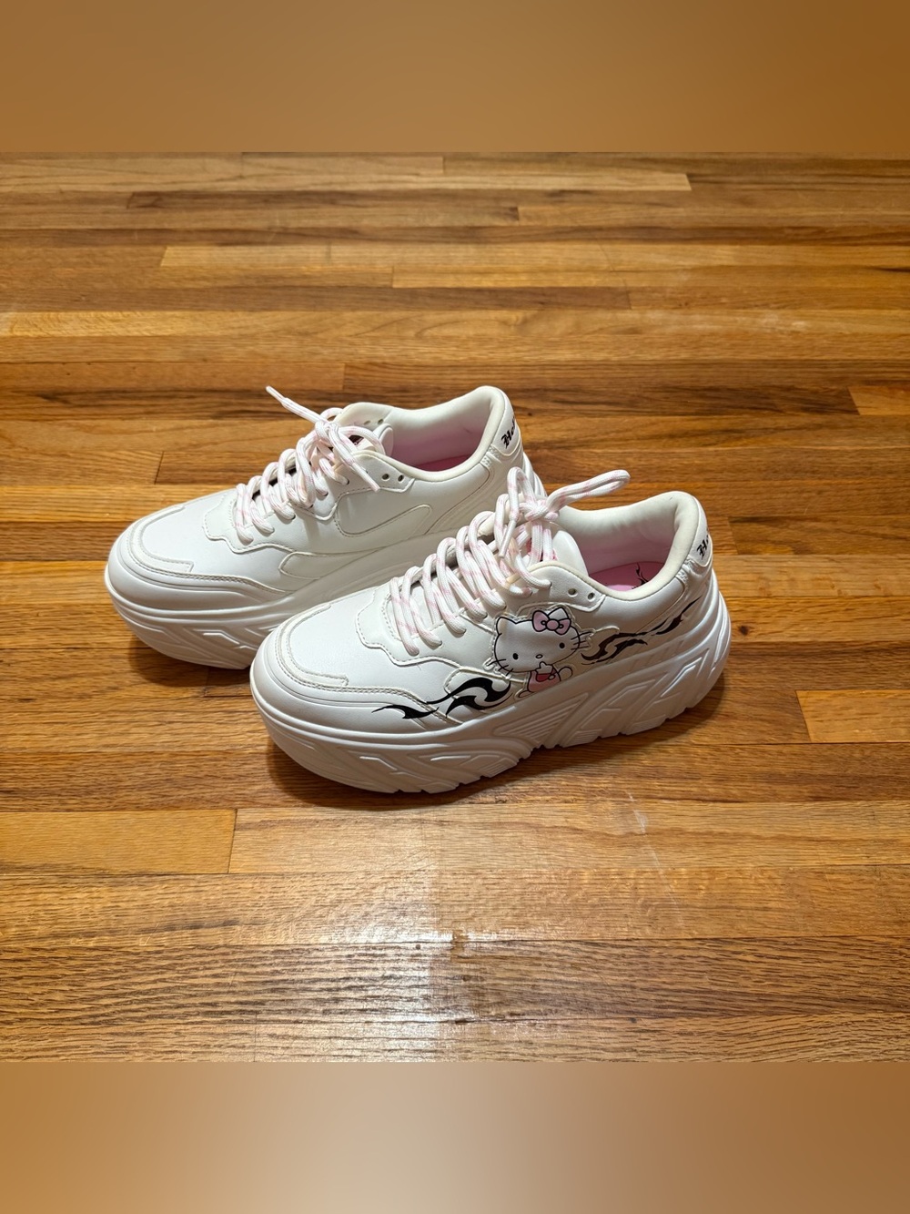 Bershka x Hello Kitty Sneakers